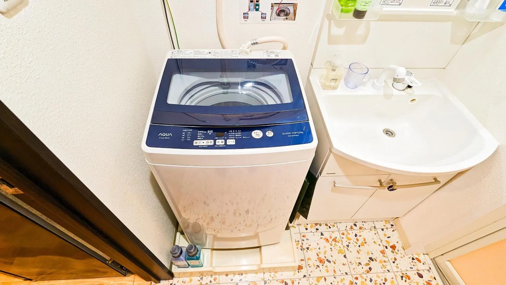 Guest house Usj 2 Stops, Umeda&Dotonbori 8Mins, Ninja Style Sv1 Osaka